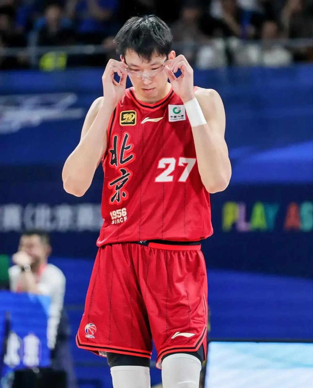关于祁连战狼队对阵东海朱雀队，棒球锦标赛险胜，内线统治篮板——本土核心状态回升的信息
