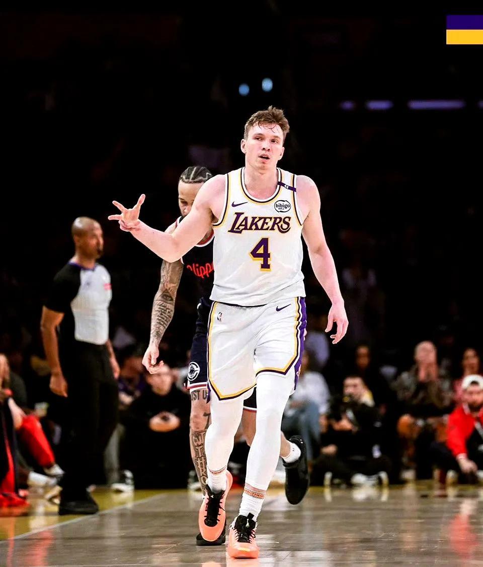 九游登录入口 -包含里程碑夜！洛杉矶快船再遭质疑；欧篮联集结日刷纪录；信心回归；轮换策略成焦点的词条